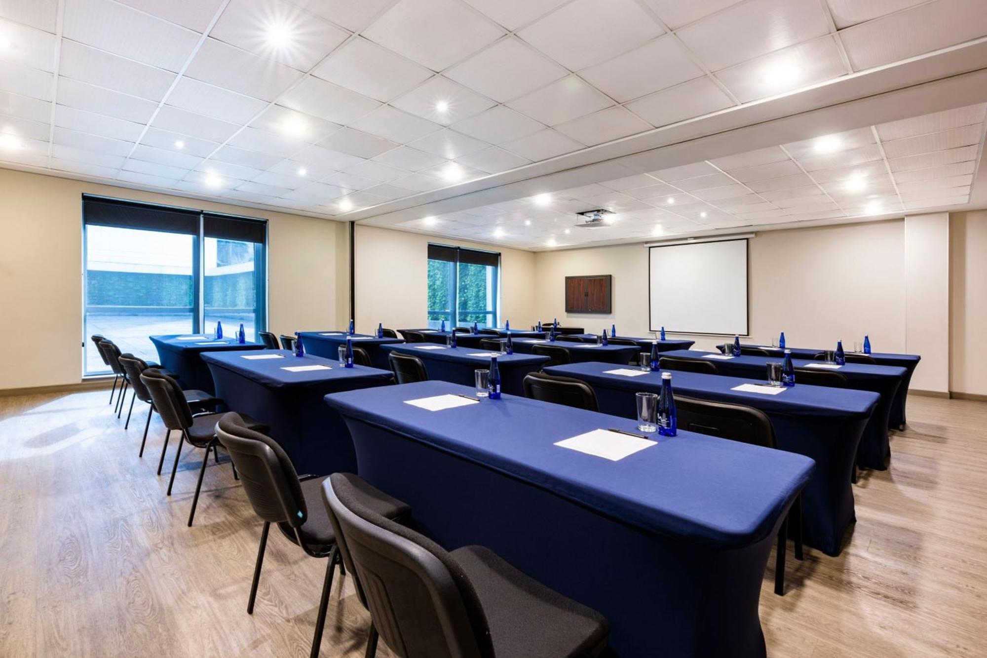 City Express Plus By Marriott Cali Colombia Exterior photo
