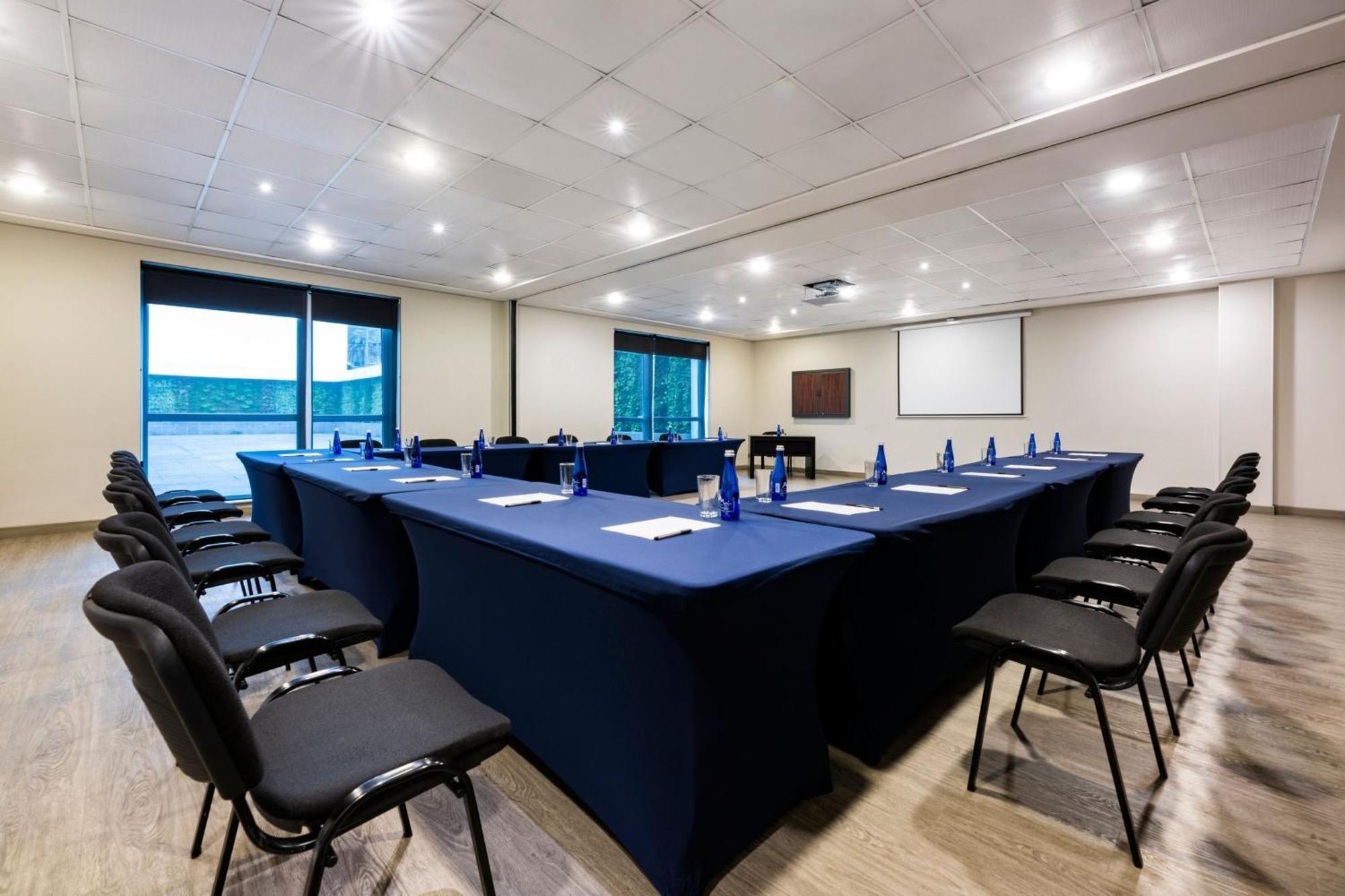 City Express Plus By Marriott Cali Colombia Exterior photo