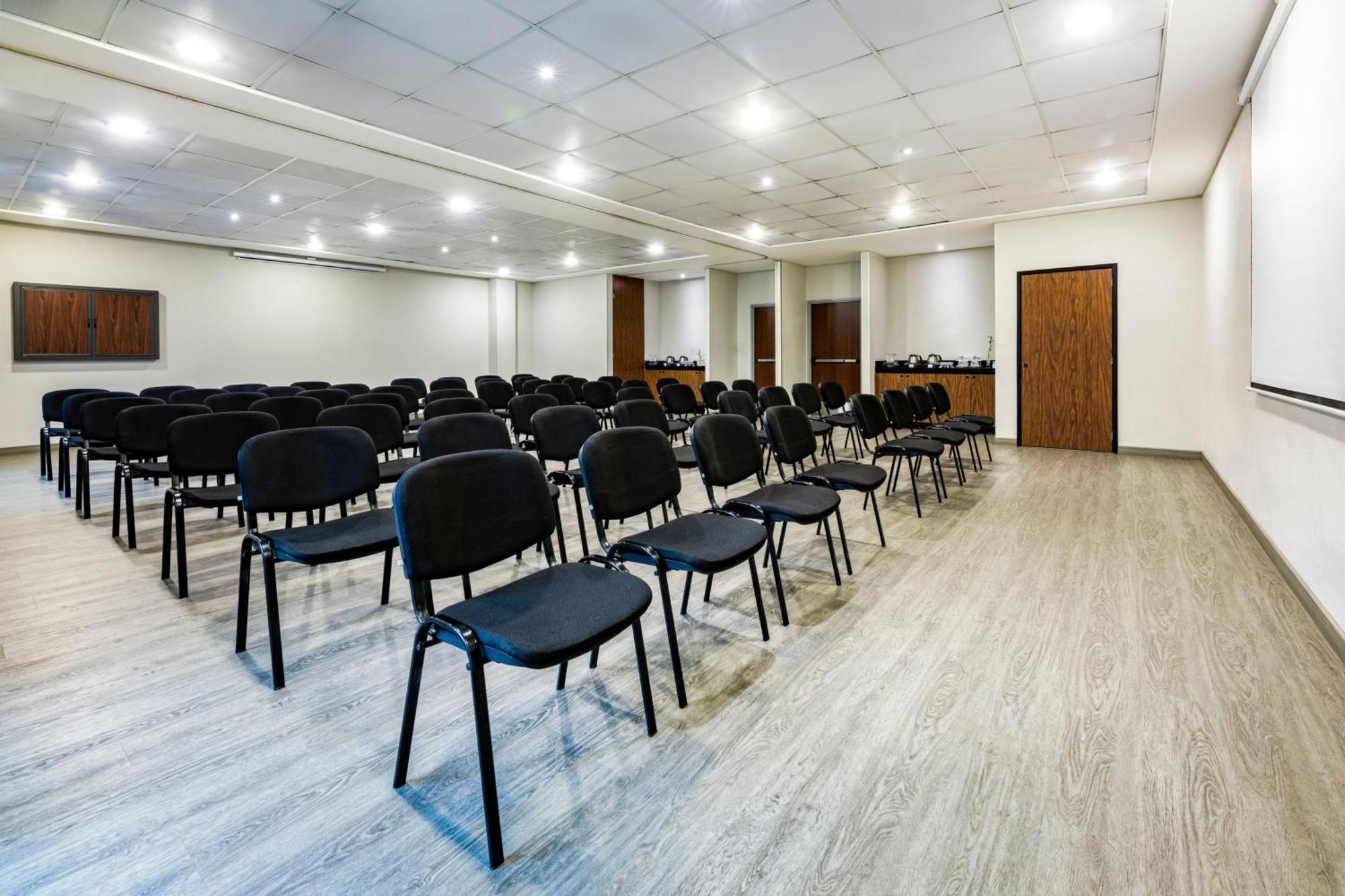 City Express Plus By Marriott Cali Colombia Exterior photo