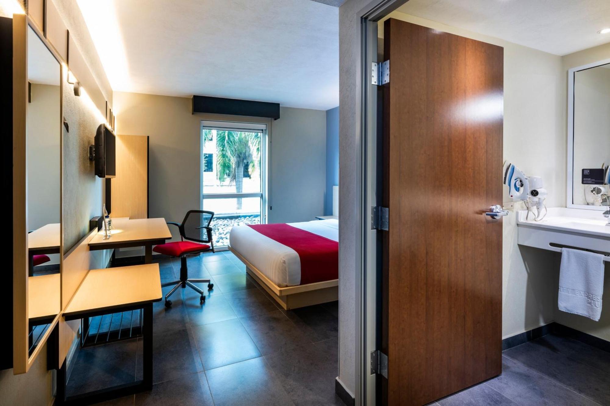City Express Plus By Marriott Cali Colombia Exterior photo