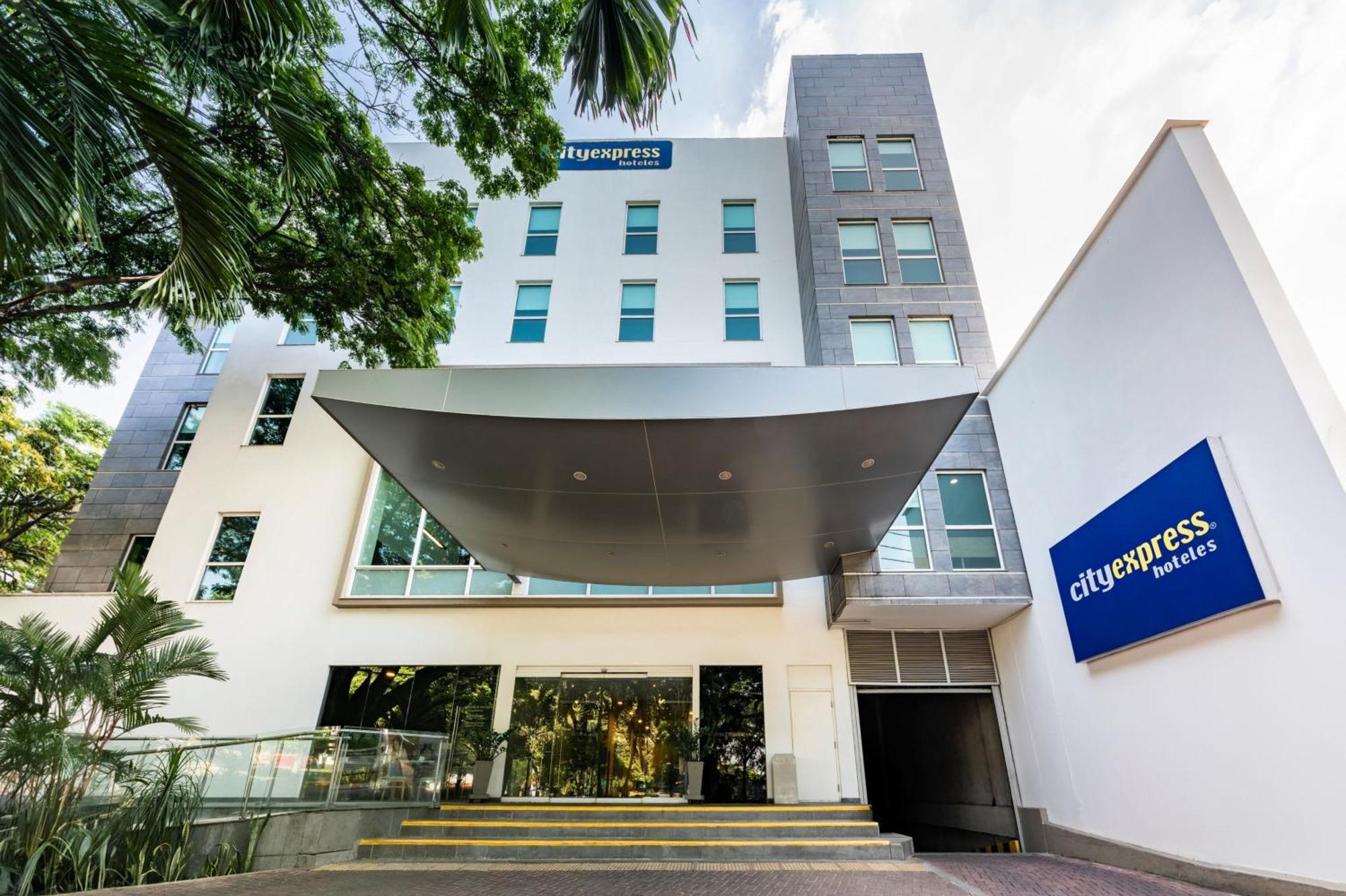 City Express Plus By Marriott Cali Colombia Exterior photo